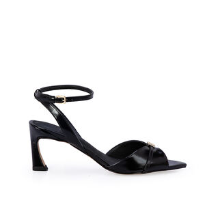 SAND&Aacute;LIA SALTO M&Eacute;DIO COURO PRETA