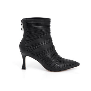 BOTA CANO CURTO PRETA DE COURO