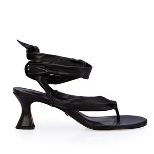 SAND&Aacute;LIA SALTO M&Eacute;DIO PRETA DE COURO