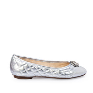 SAPATILHA CATHERINE MODERNIT&Aacute; DE COURO PRATEADA MATELASS&Ecirc;