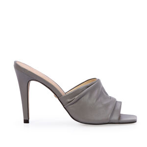 MULE SALTO ALTO CINZA CARBONO DE COURO