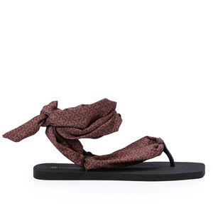 CHINELO PRETO COM LEN&Ccedil;O DE AMARRA&Ccedil;&Atilde;O MONOGRAMA