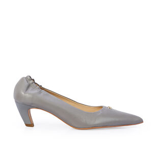 SCARPIN CINZA CARBONO COURO ELÁSTICO