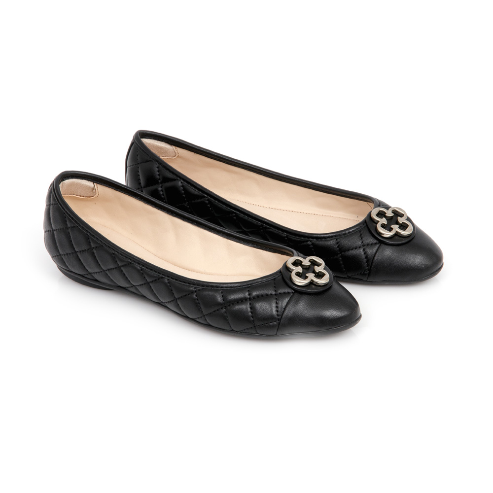 SAPATILHA CATHERINE MODERNIT&Aacute; PRETA DE COURO MATELASS&Ecirc; image number 1