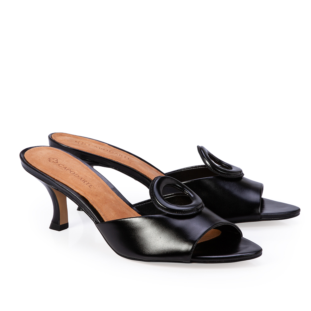 MULE SALTO M&Eacute;DIO PRETA DE COURO image number 1