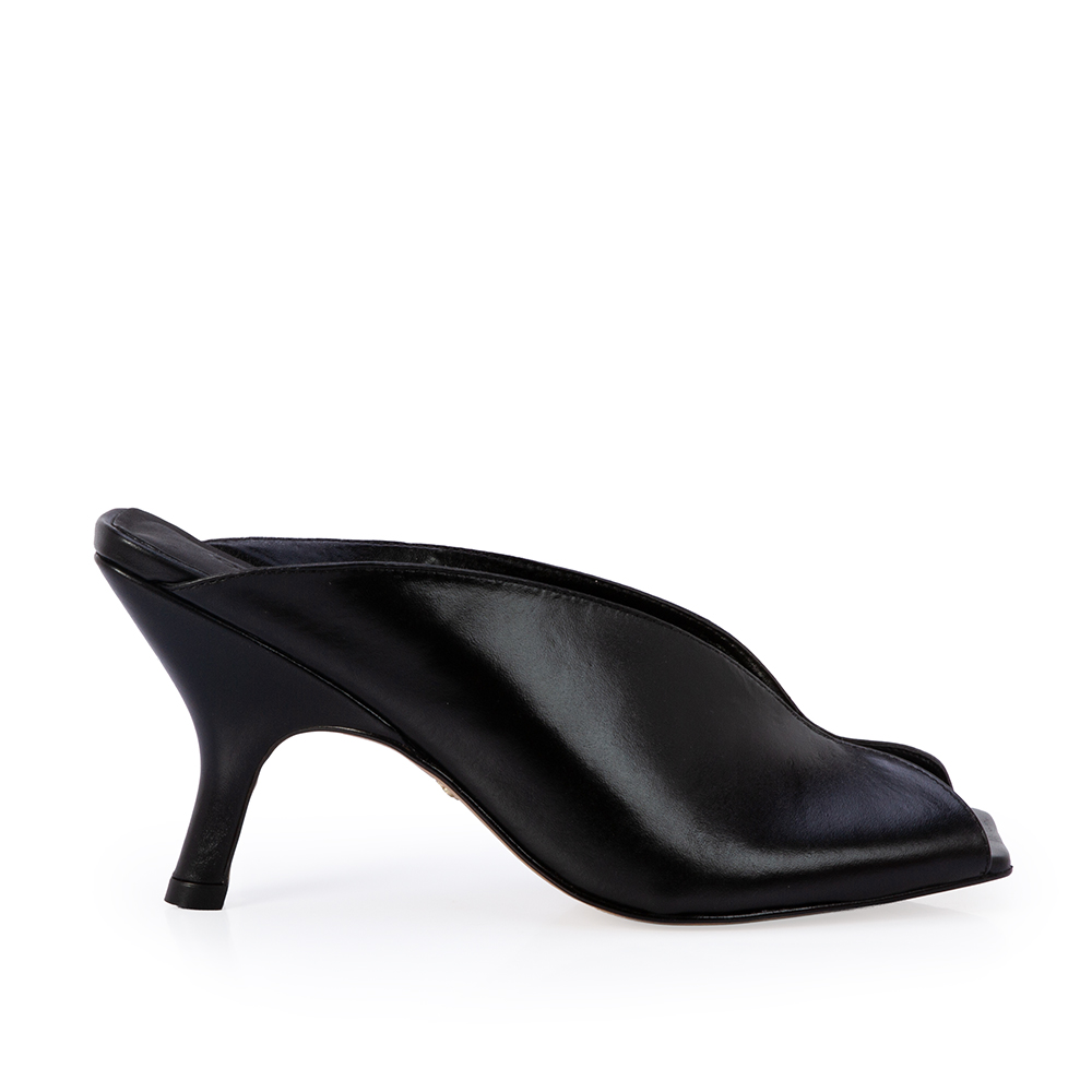 MULE SALTO M&Eacute;DIO COURO PRETA image number 0