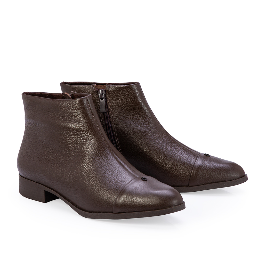 BOTA MARROM SALTO BAIXO COURO CANO CURTO image number 1