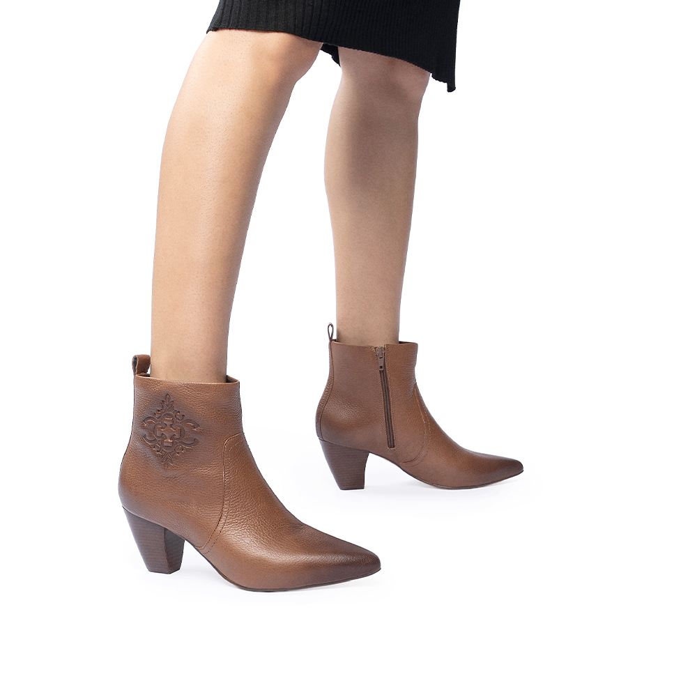BOTA CANO CURTO MARROM DE COURO image number 1