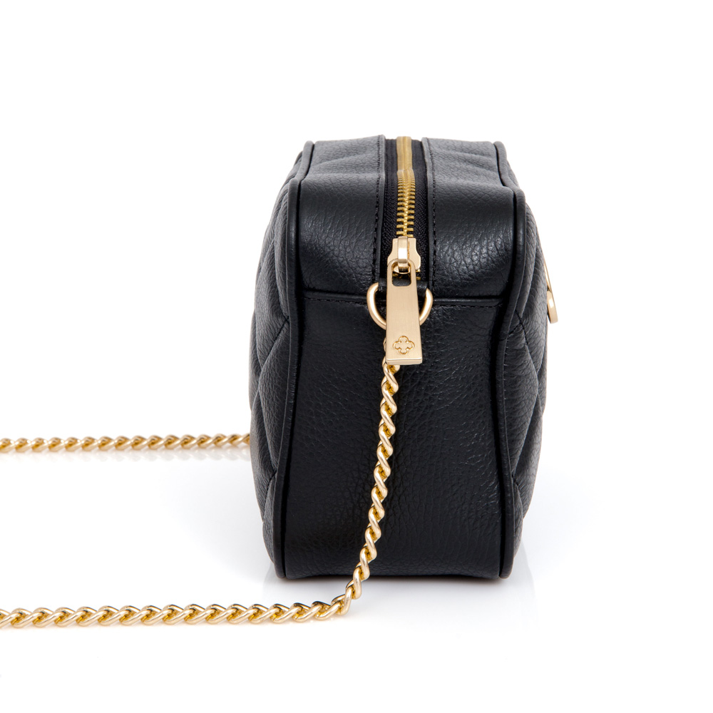 BOLSA SHOULDER BAG PRETA DE COURO AL&Ccedil;A CORRENTE DOURADA image number 1