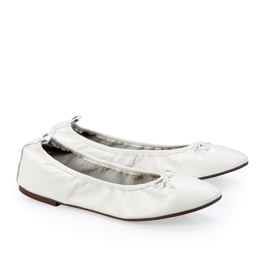 SAPATILHA BRANCA LA&Ccedil;O DE COURO image number 1