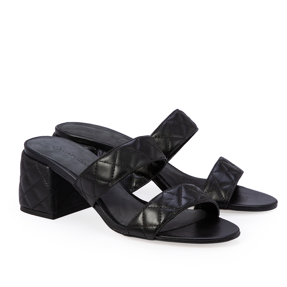 MULE PRETA DE COURO MATELASS&Ecirc; image number 2