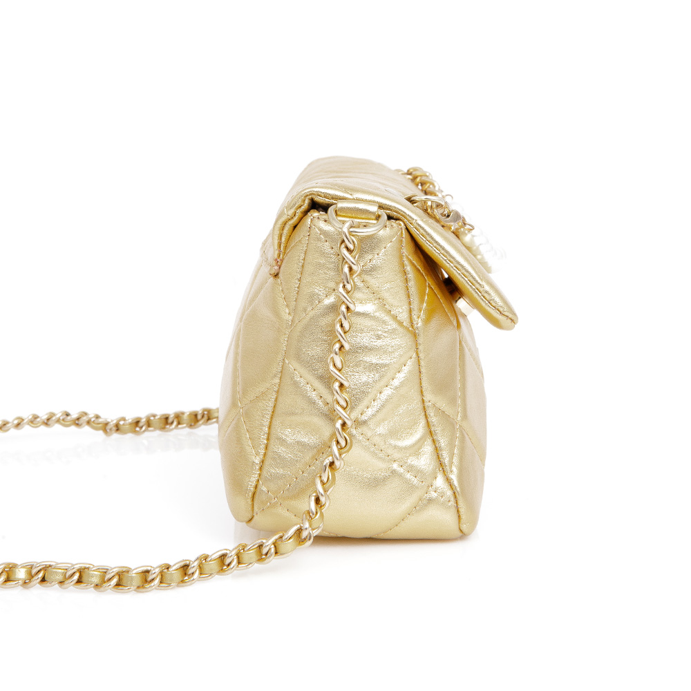 BOLSA PEQUENA DOURADA DE COURO MATELASS&Ecirc; AL&Ccedil;A CORRENTE image number 1