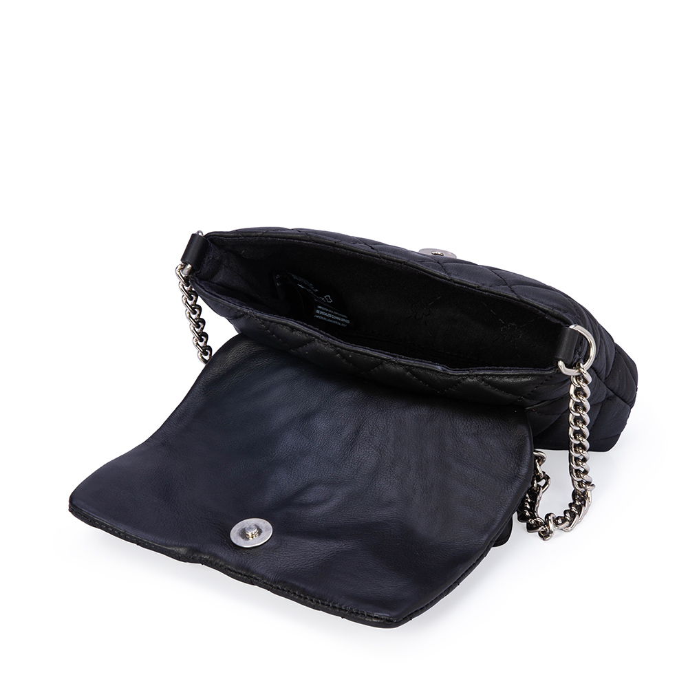 BOLSA PEQUENA PRETA DE COURO MATELASS&Ecirc; SHOULDER BAG image number 4