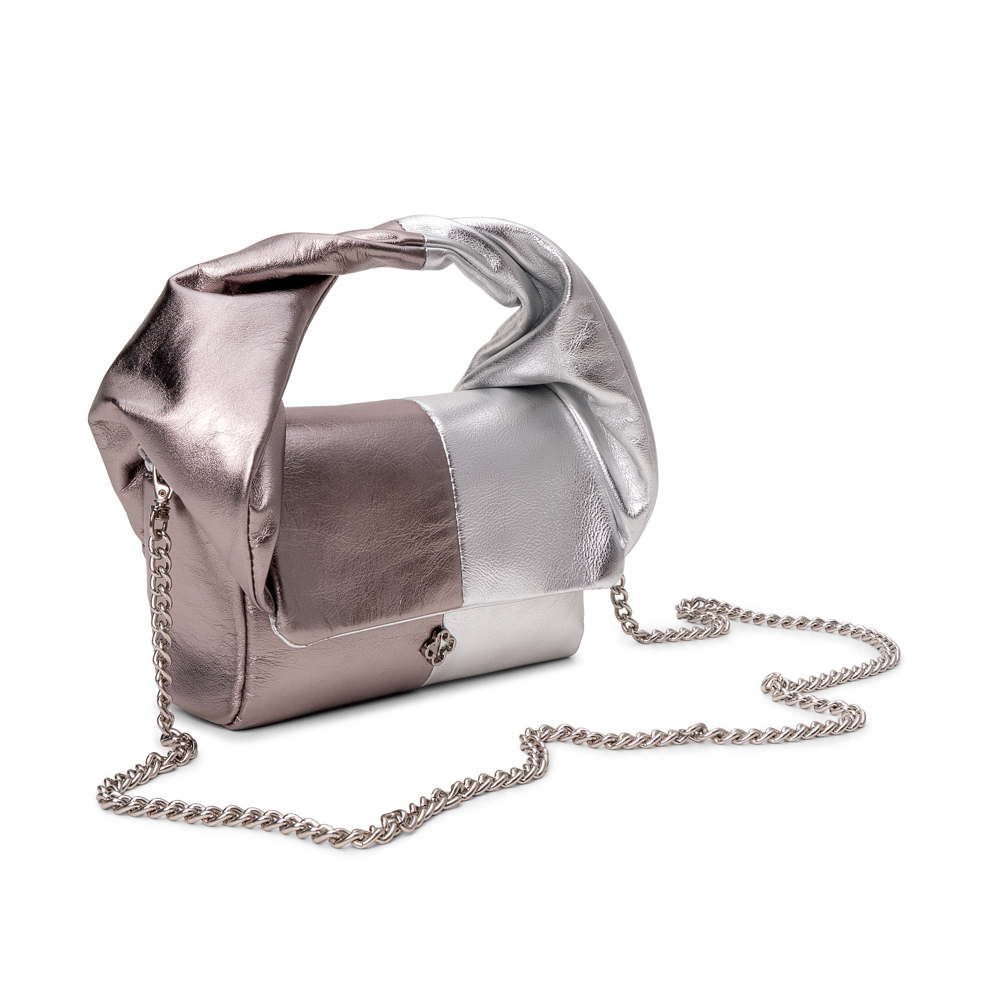 BOLSA PRATEADA METALIZADA DE COURO COM AL&Ccedil;A CORRENTE image number 1