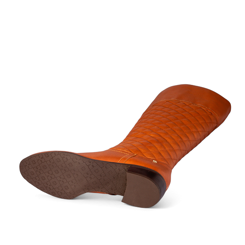 BOTA COURO CANO LONGO CARAMELO CAMEL MATELASS&Ecirc; image number 4