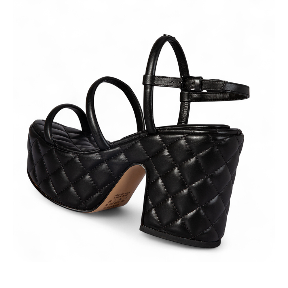 SAND&Aacute;LIA MEIA PATA PRETA DE COURO MATELASS&Ecirc; image number 2