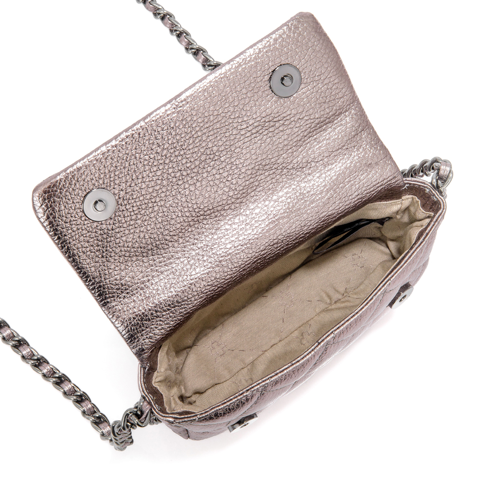 BOLSA PEQUENA TIRACOLO COURO CINZA MATELASS&Ecirc; AL&Ccedil;A CORRENTE image number 4