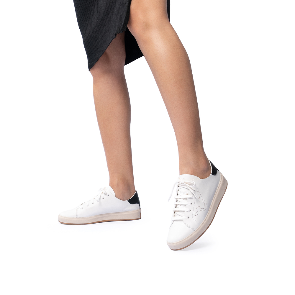 T&Ecirc;NIS FEMININO BRANCO DE COURO AMARRA&Ccedil;&Atilde;O image number 1