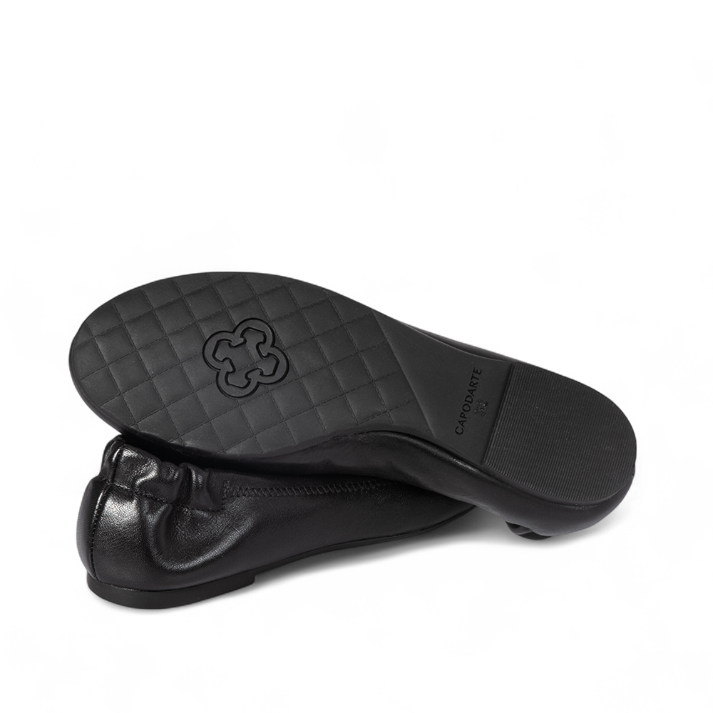 SAPATILHA INFANTIL PRETA DE COURO CATHERINE image number 3