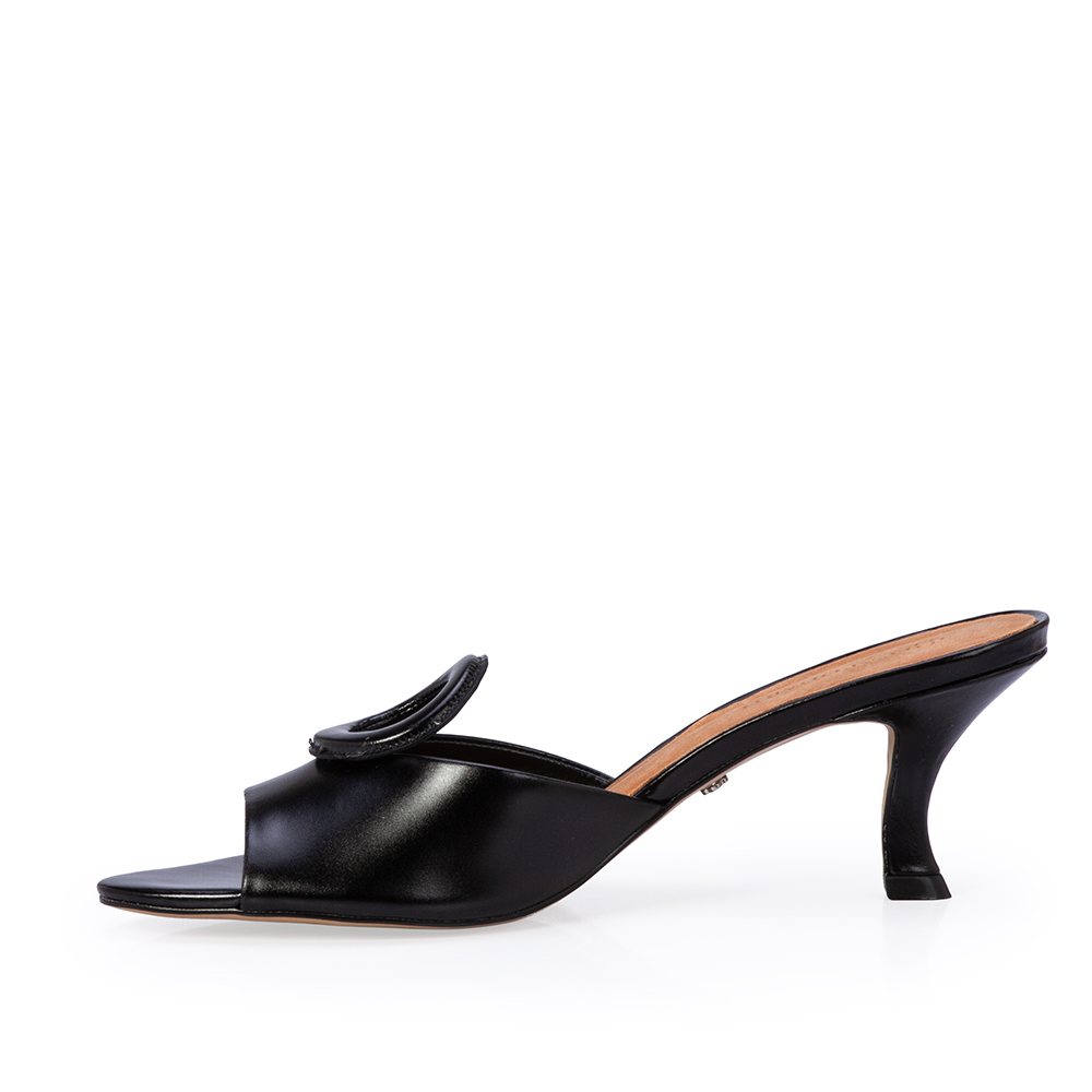 MULE SALTO M&Eacute;DIO PRETA DE COURO image number 2