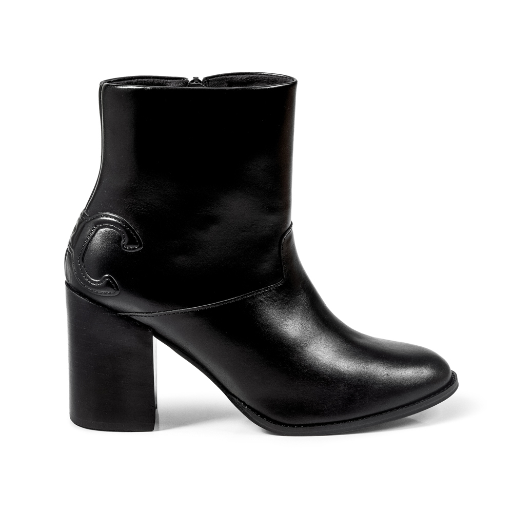 BOTA CANO CURTO PRETA DE COURO image number 0