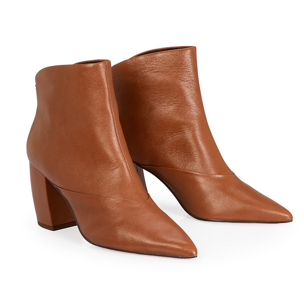 BOTA MARROM COURO CANO CURTO BICO FINO image number 2