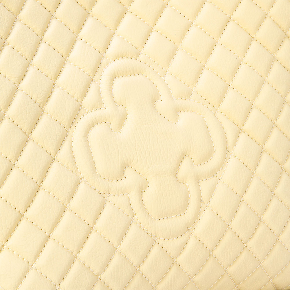 BOLSA M&Eacute;DIA BRANCA BRULLE  COURO MATELASS&Ecirc; CARINA image number 3