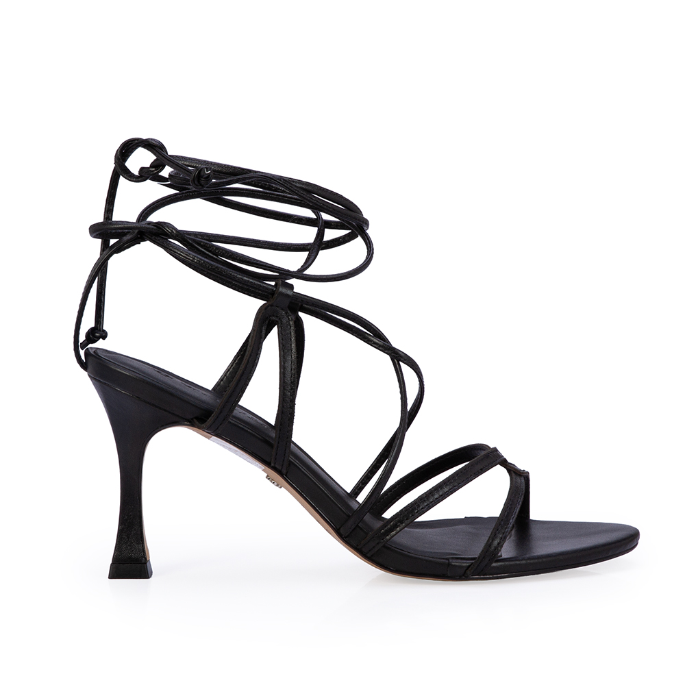 SAND&Aacute;LIA SALTO M&Eacute;DIO PRETA DE COURO AMARRA&Ccedil;&Atilde;O image number 0