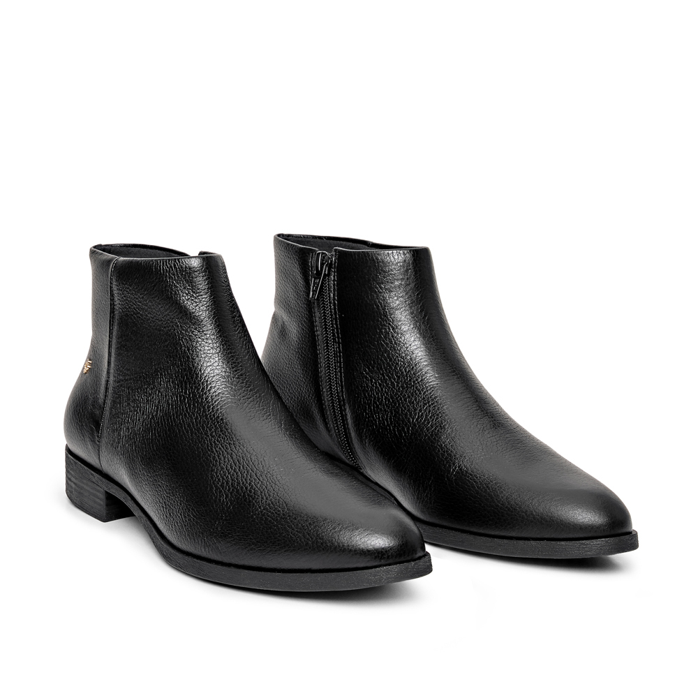 BOTA PRETA CANO CURTO DE COURO image number 1