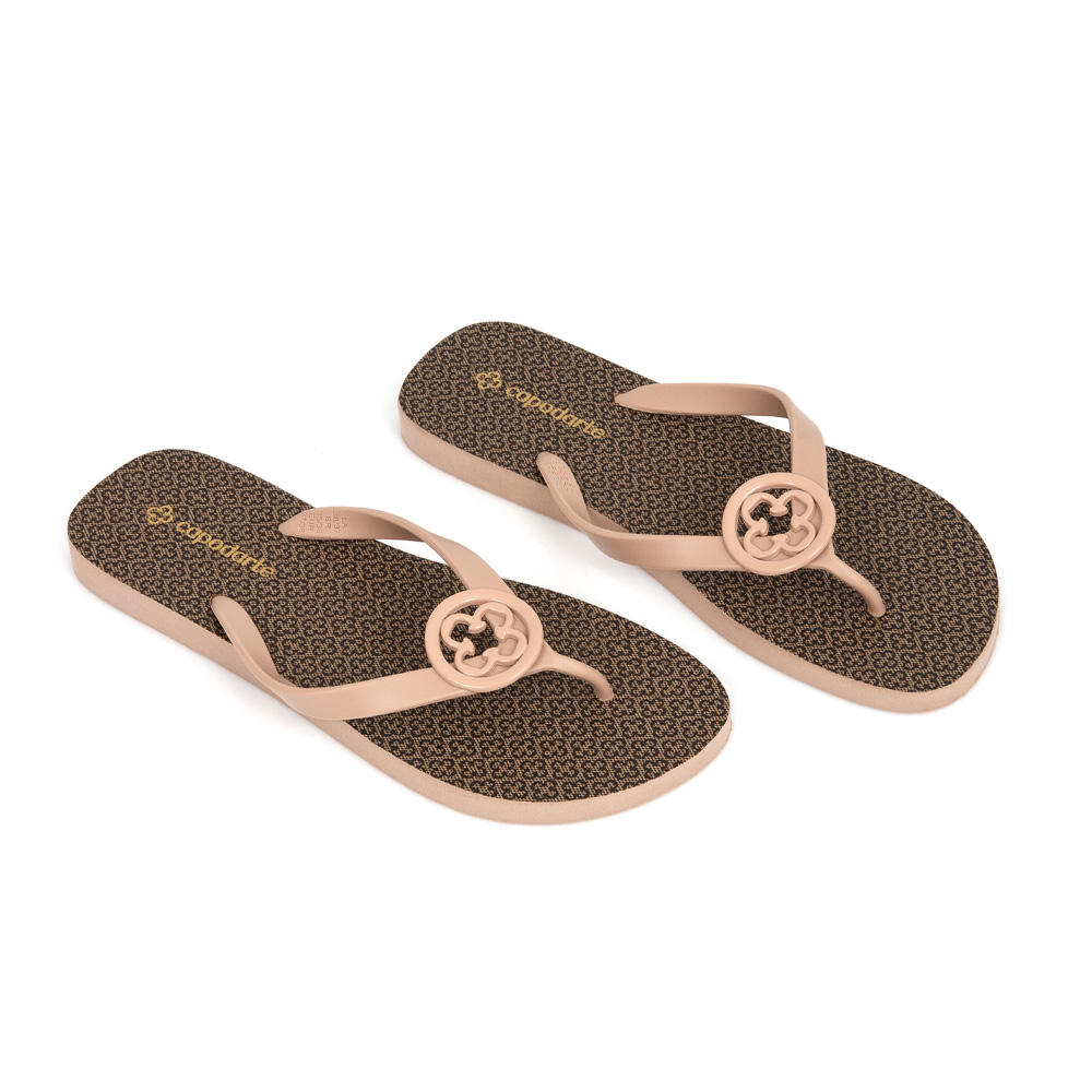 KIT CHINELO E NECESSAIRE BEGE MONOGRAMA image number 2