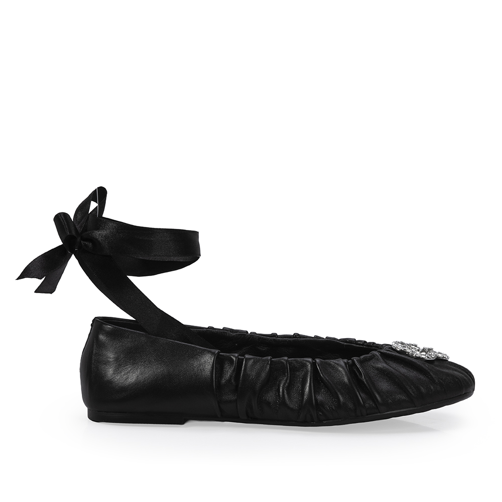 SAPATILHA PRETA COURO FITA CETIM image number 0