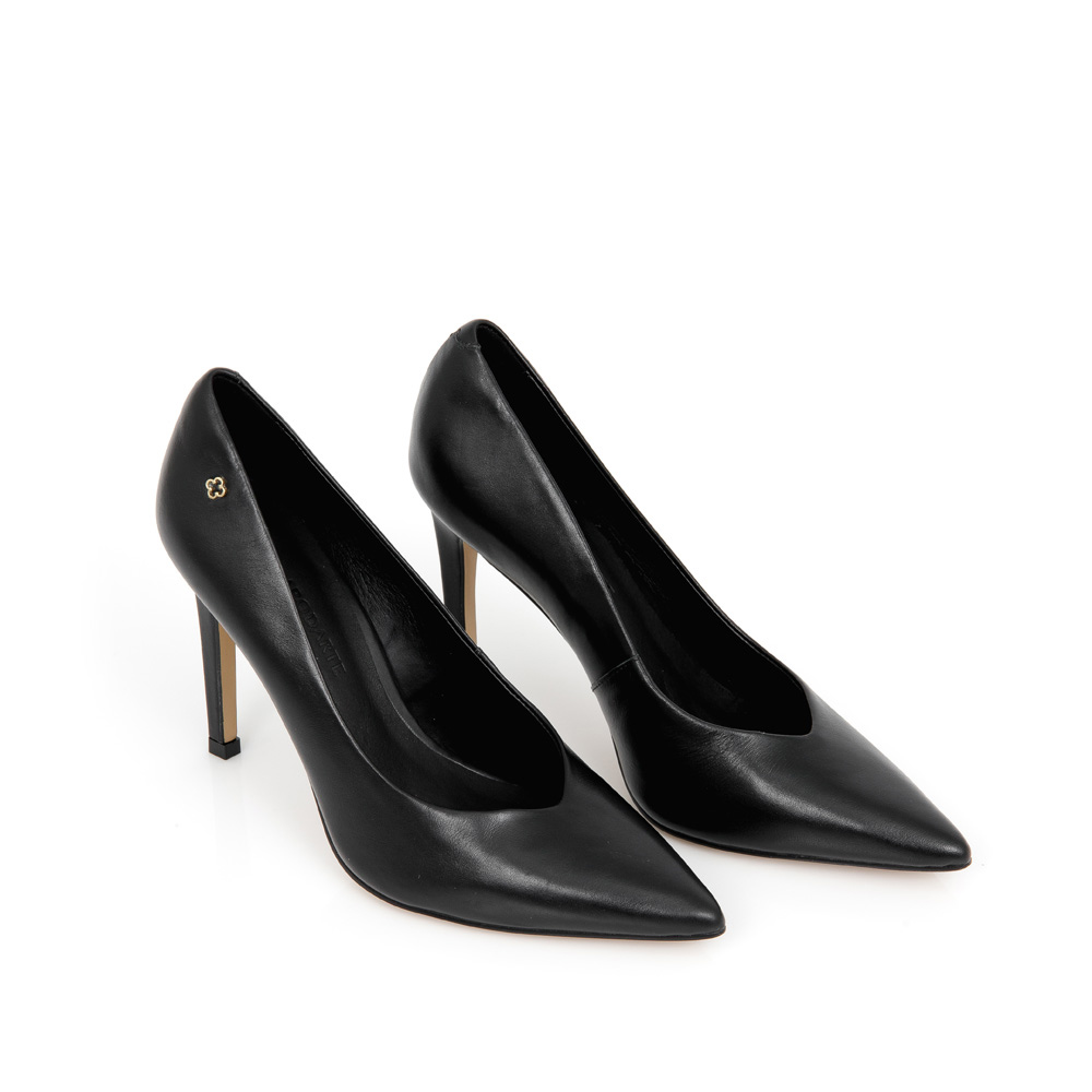 SCARPIN SALTO ALTO PRETO DE COURO image number 1