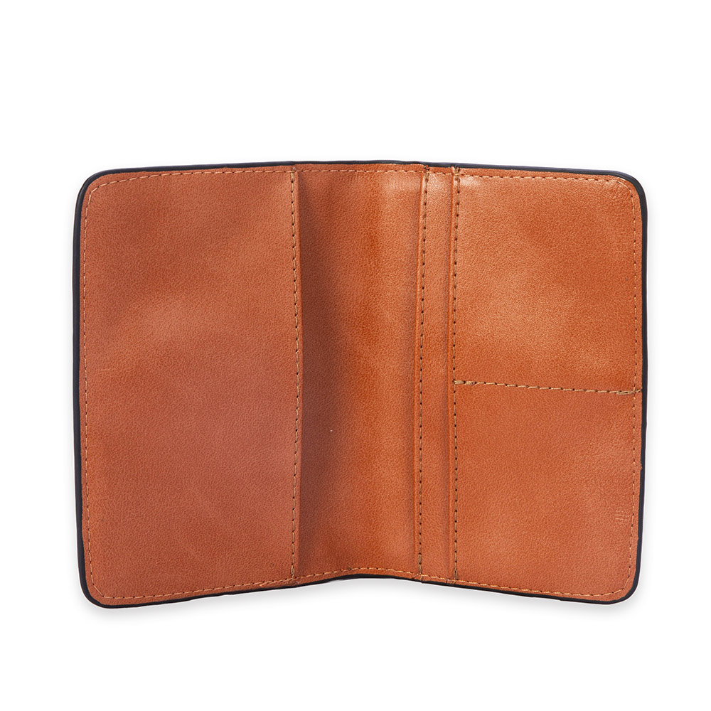 PORTA PASSAPORTE BEGE MONOGRAMA image number 4