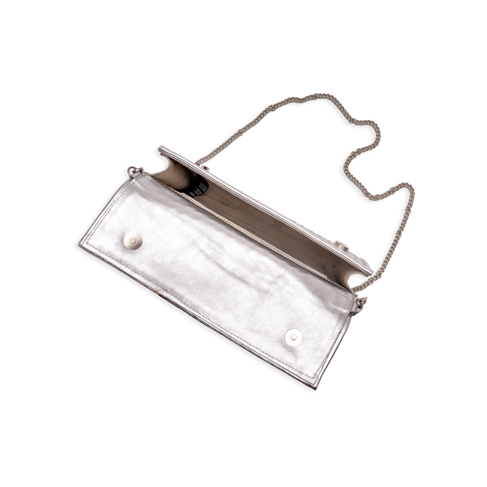 BOLSA CLUTCH PRATEADA DE COURO TRESS&Ecirc; image number 4