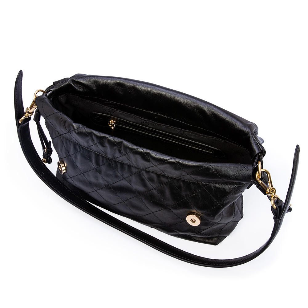 BOLSA M&Eacute;DIA PRETA DE COURO MATELASS&Ecirc; SHOULDER BAG image number 4