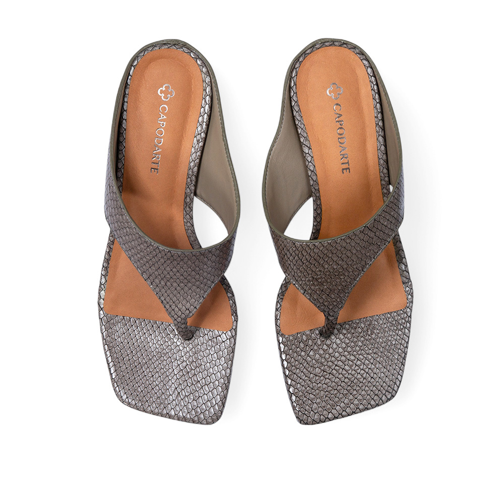 MULE BICO QUADRADO DE COURO CINZA PETRA SERPENTE image number 4