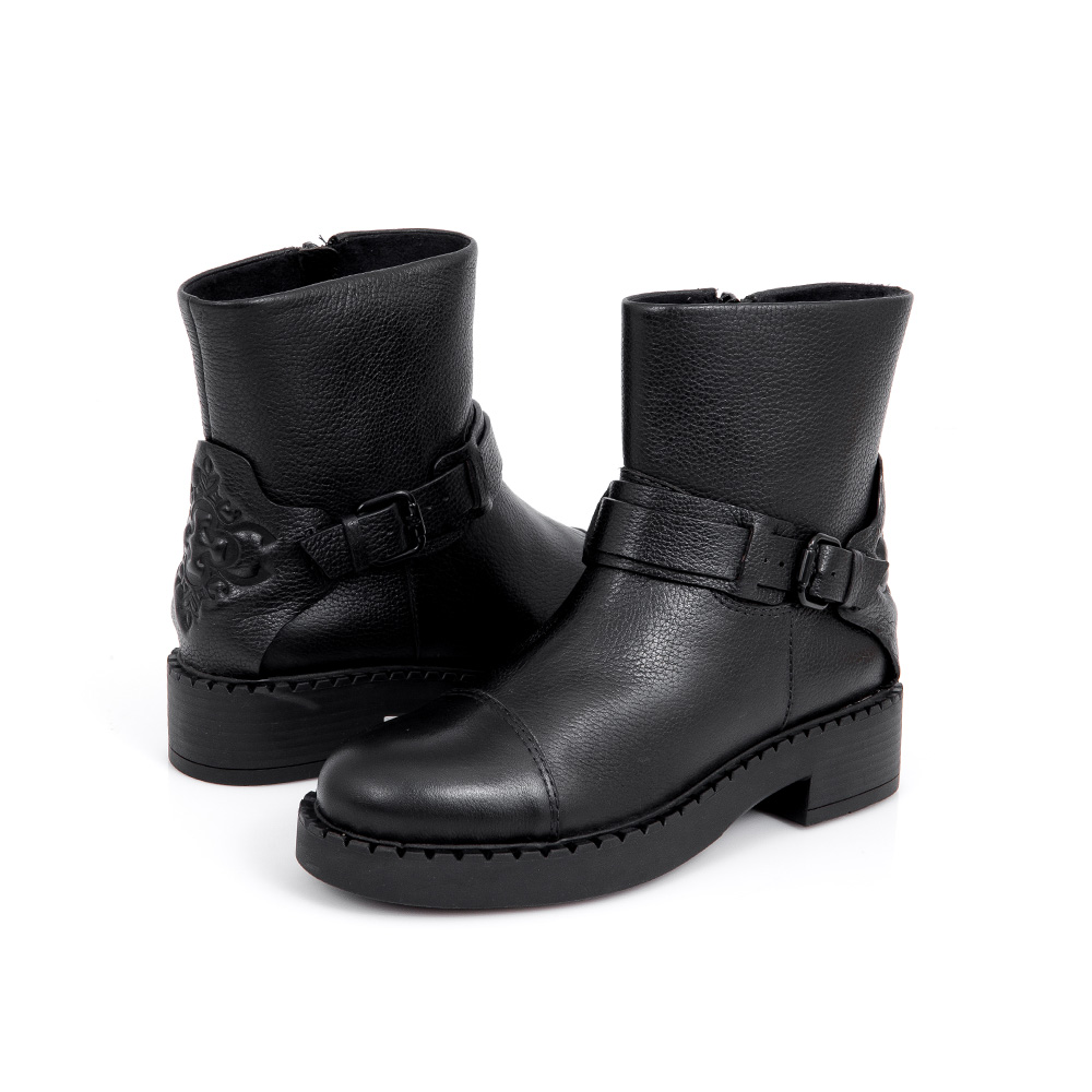 BOTA CANO CURTO DE COURO PRETA image number 4