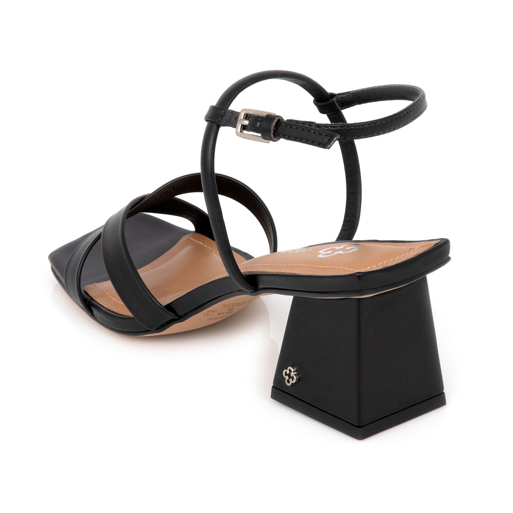 SAND&Aacute;LIA PRETA BICO QUADRADO image number 2