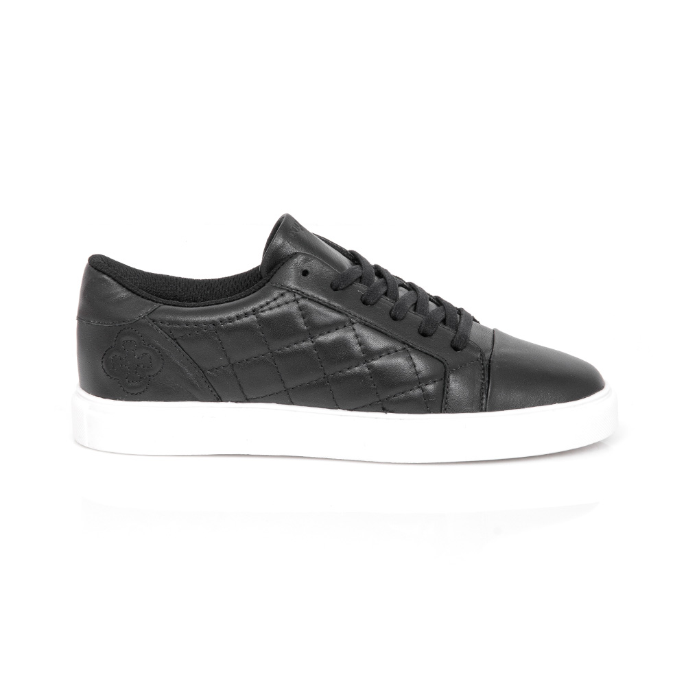 TÊNIS FEMININO PRETO DE COURO MATELASSÊ AMARRAÇÃO image number 0