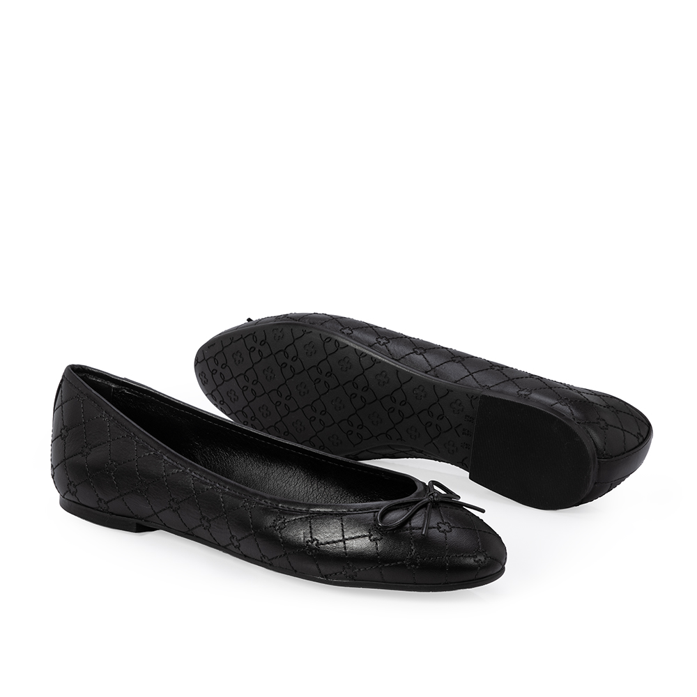 SAPATILHA PRETA DE COURO LA&Ccedil;O BICO REDONDO image number 3