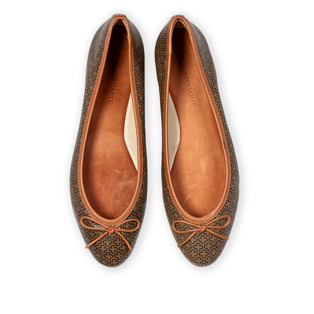 SAPATILHA MONOGRAMA CARAMELO LA&Ccedil;O BICO REDONDO image number 4