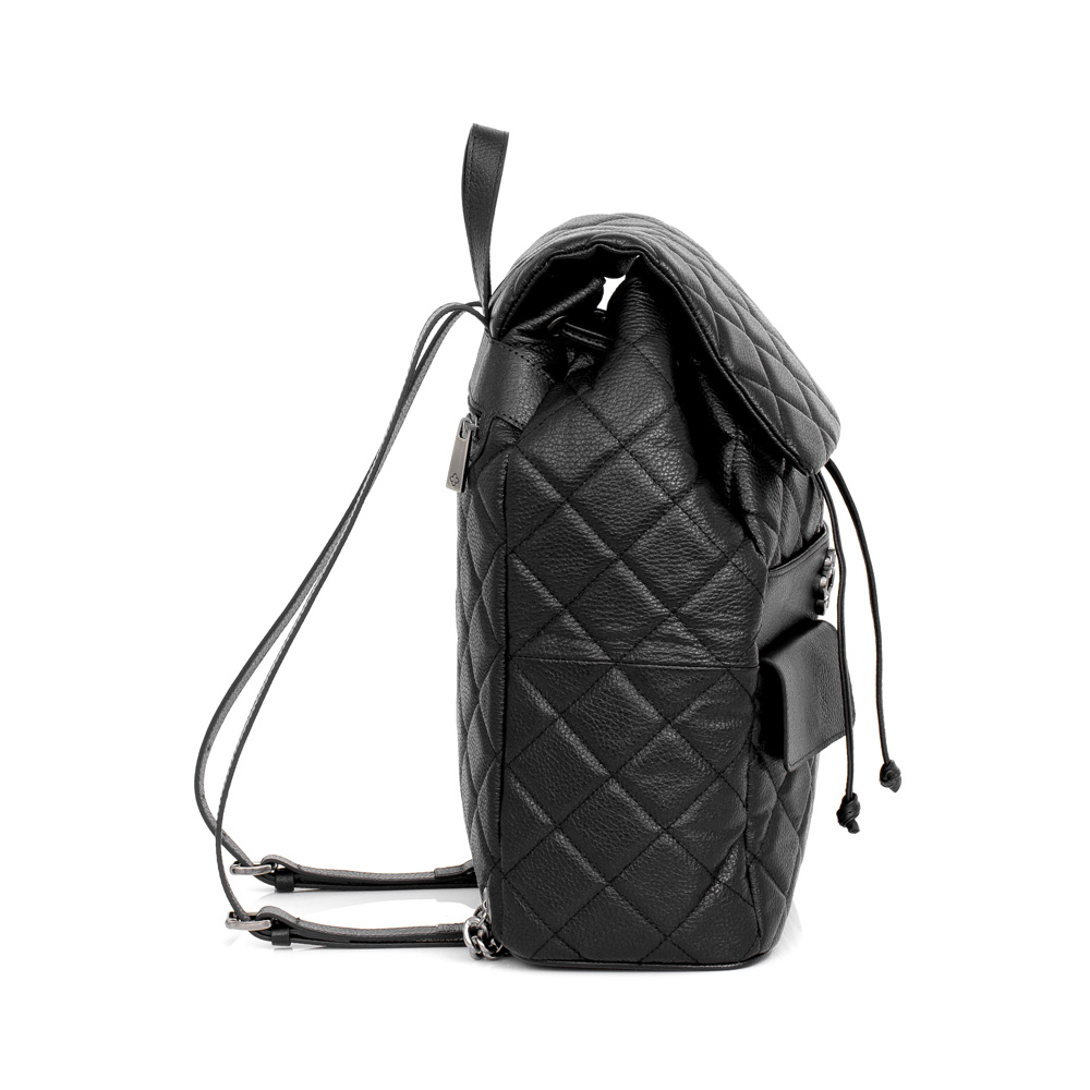 MOCHILA PRETA DE COURO MATELASSÊ image number 1