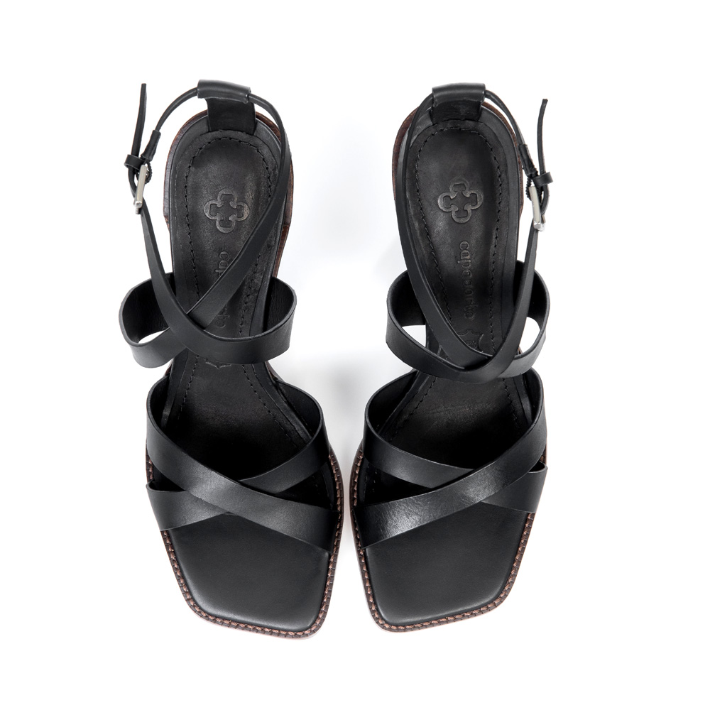 SAND&Aacute;LIA PRETA BICO QUADRADO DE COURO image number 4