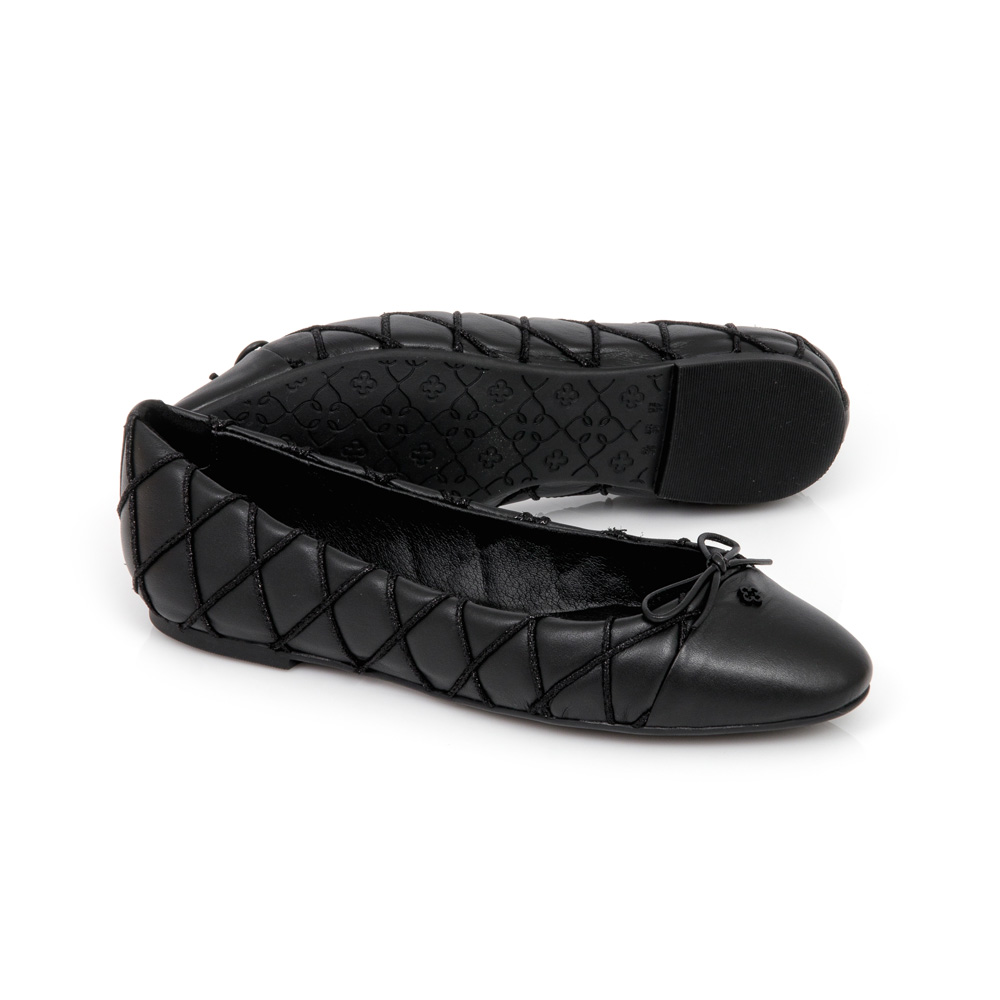 SAPATILHA PRETA COURO LA&Ccedil;O image number 3