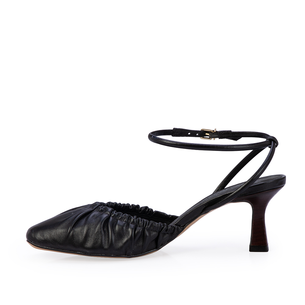 SCARPIN SLINGBACK PRETO DE COURO EL&Aacute;STICO image number 2