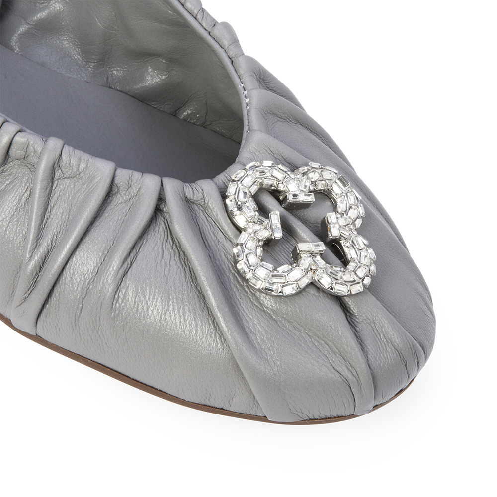 SAPATILHA COURO CINZA CARBONO FITA CETIM image number 2