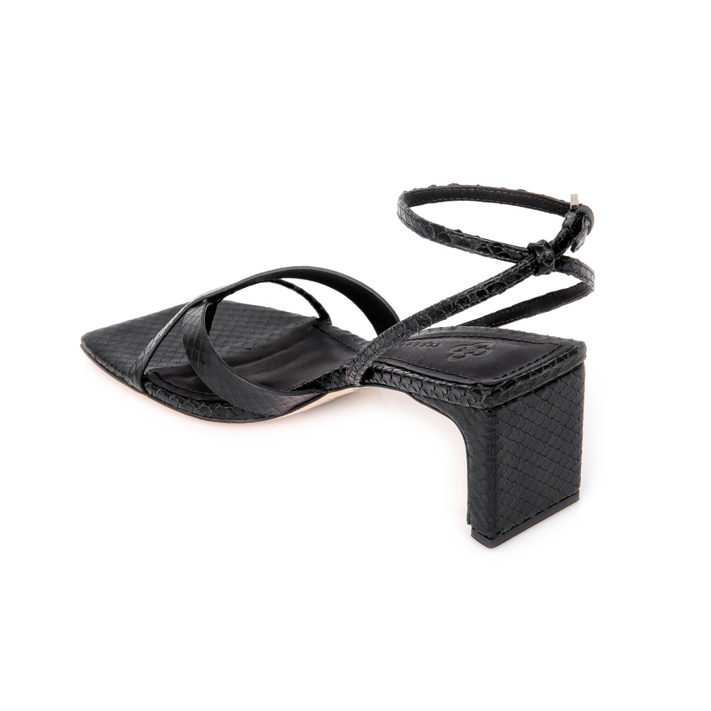 SANDÁLIA SALTO MÉDIO PRETO DE COURO PITONE image number 2