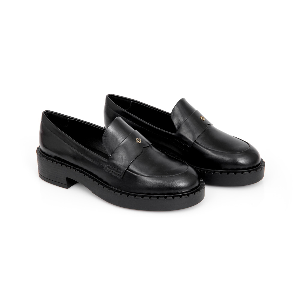 LOAFER MOCASSIM PRETO DE COURO SALTO BAIXO image number 1
