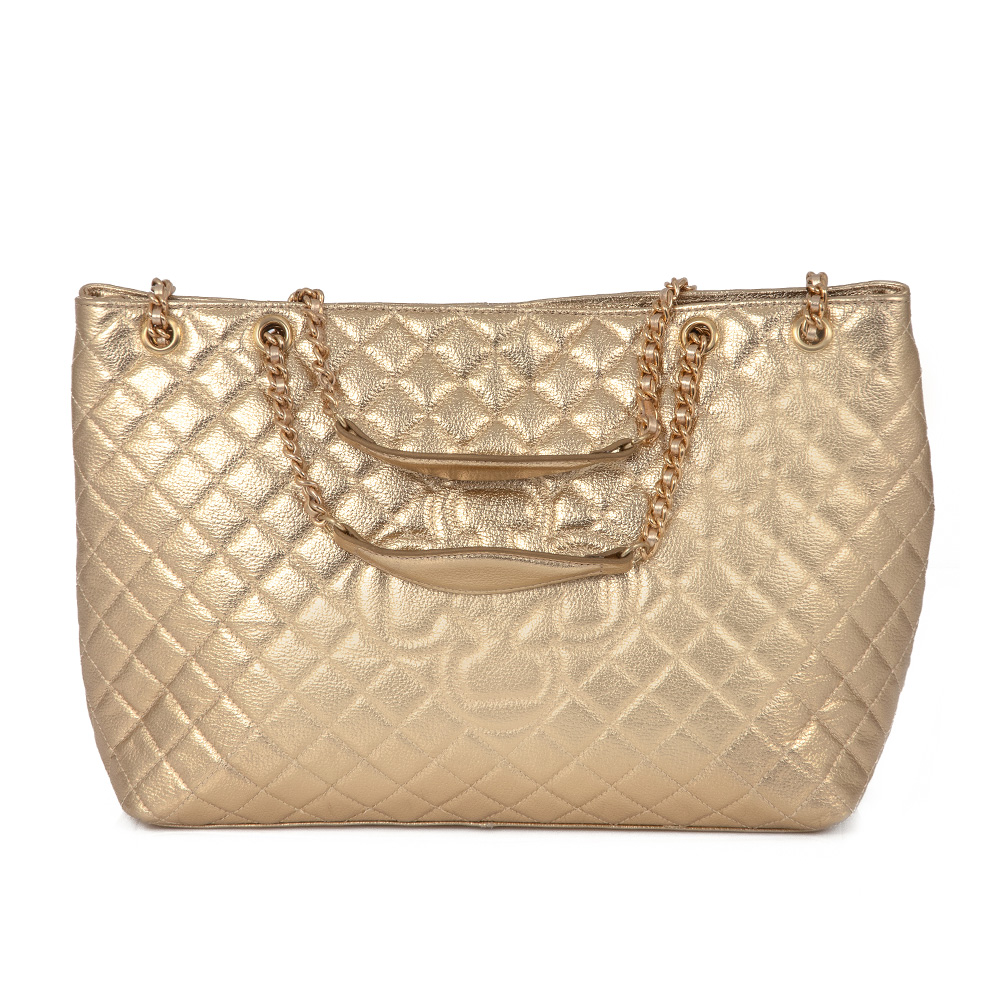 BOLSA GRANDE DOURADA DE COURO MATELASS&Ecirc; CARINA image number 3