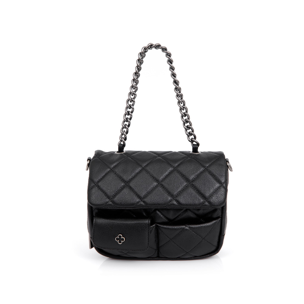 BOLSA TIRACOLO PRETA DE COURO MATELASS&Ecirc; image number 0